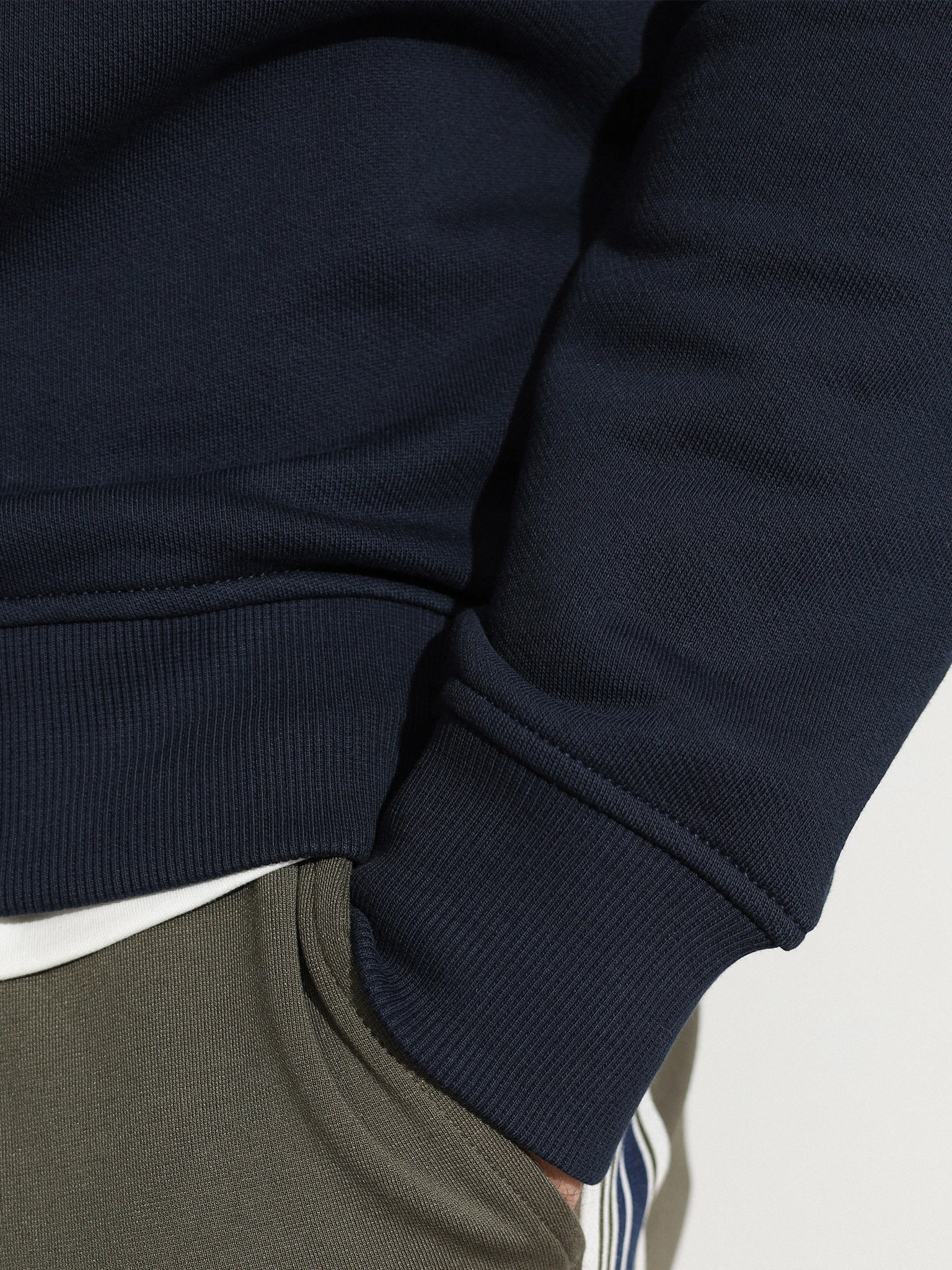 Толстовка темно-синего цвета из хлопка